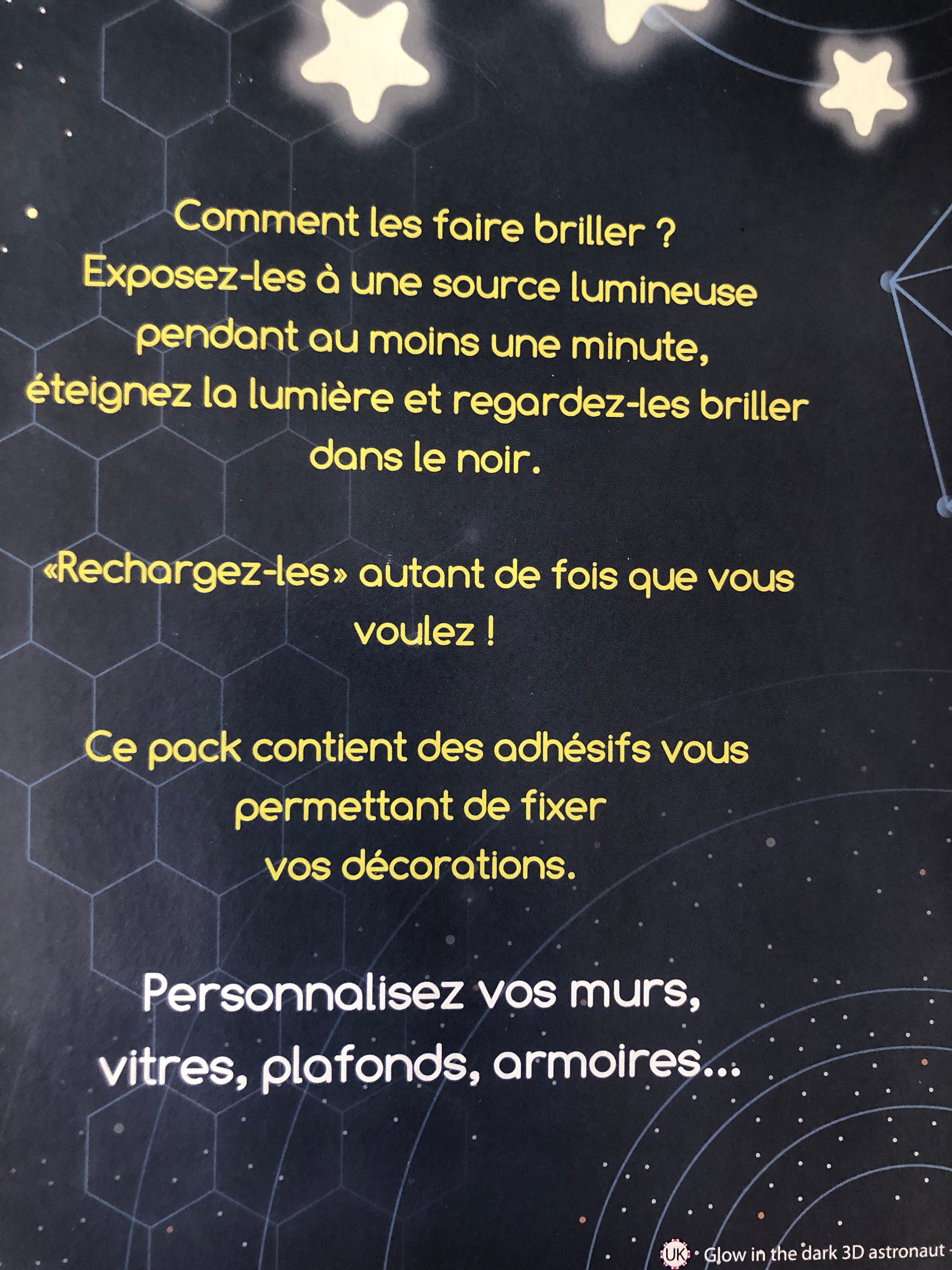 Astronaute qui brille dans le noir